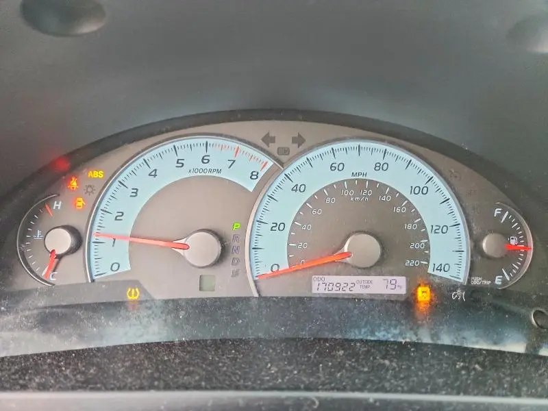 2011 TOYOTA CAMRY SE  