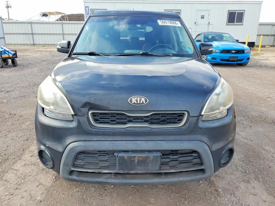 2013 KIA SOUL +  