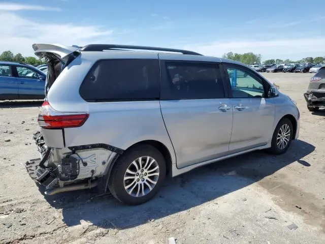 2020 TOYOTA SIENNA XLE 8-PASSENGER  