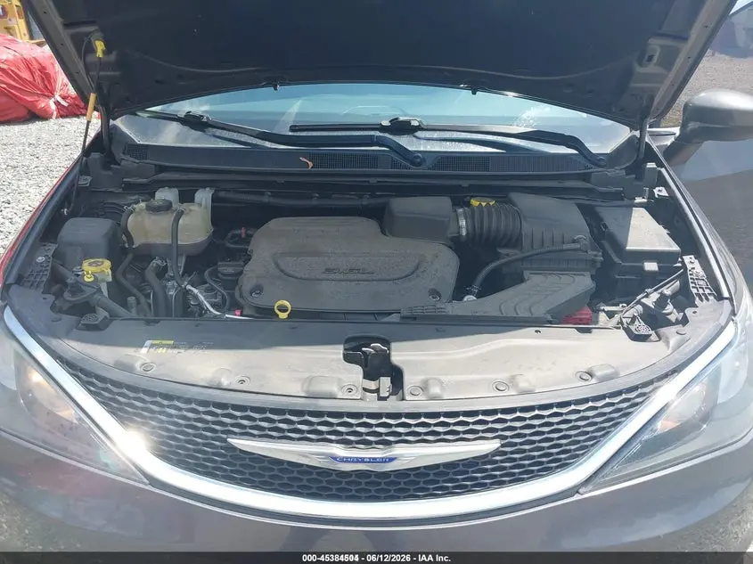 2020 CHRYSLER VOYAGER LX