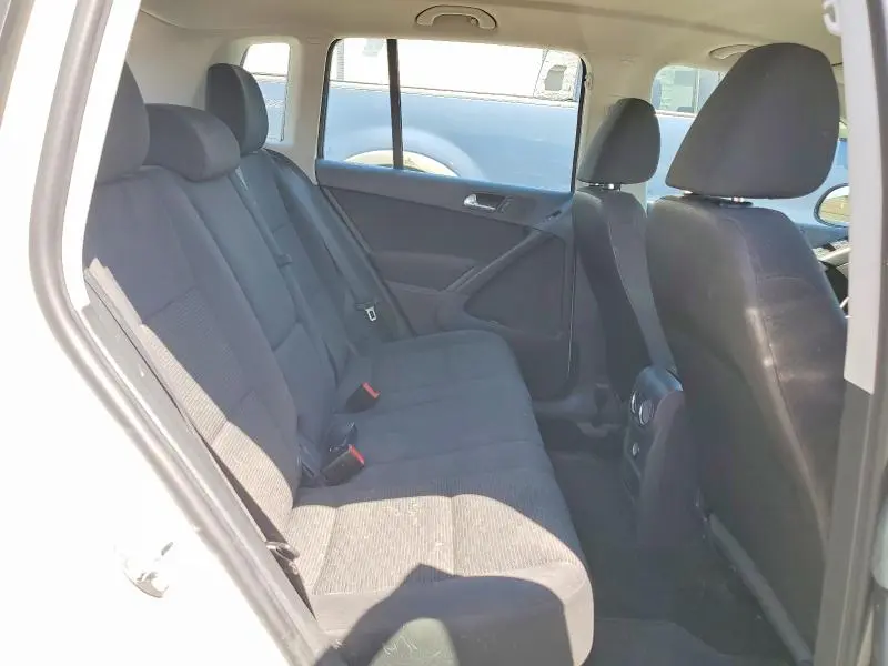 2015 VOLKSWAGEN TIGUAN S  