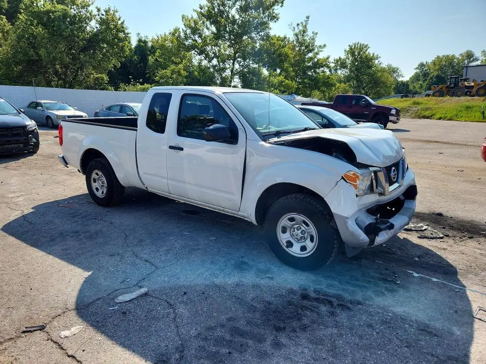 2013 NISSAN FRONTIER S  
