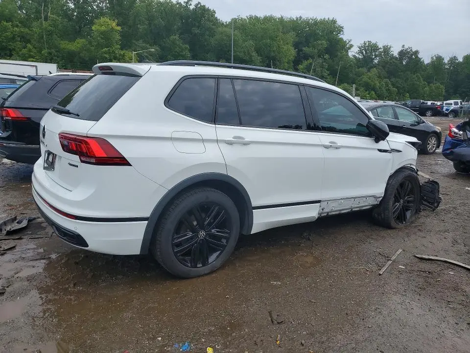 2022 VOLKSWAGEN TIGUAN SE R-LINE BLACK  