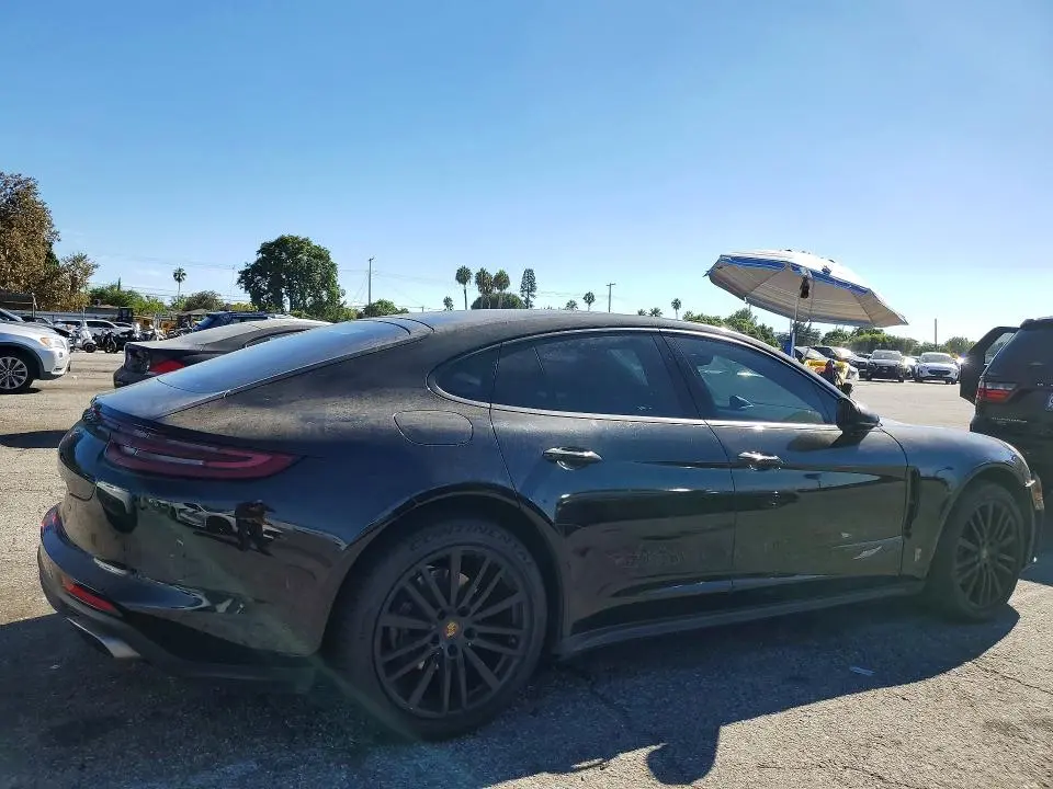 2017 PORSCHE PANAMERA 2  