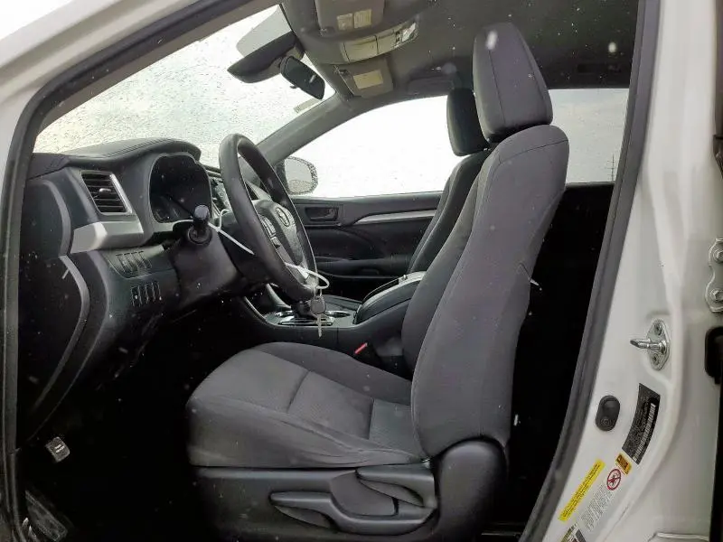 2017 TOYOTA HIGHLANDER LE  