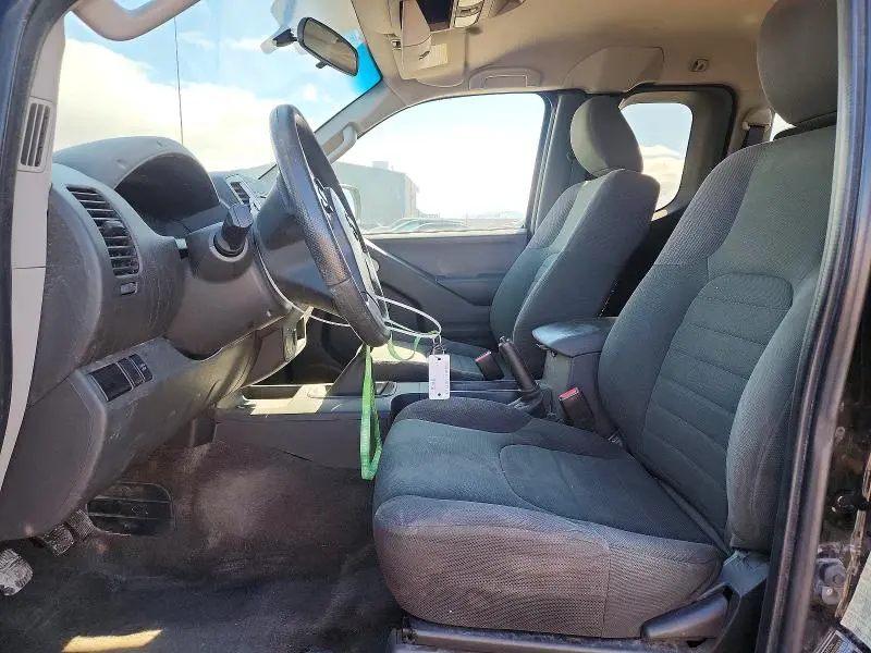 2015 NISSAN FRONTIER S  