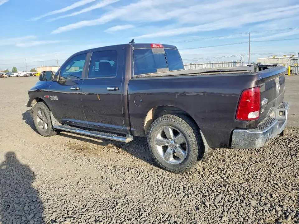 2016 RAM 1500 SLT  