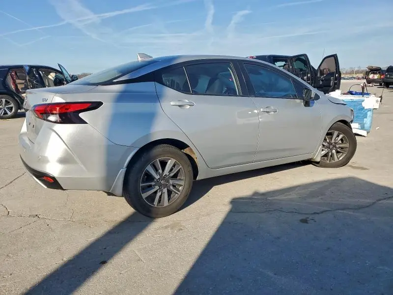 2023 NISSAN VERSA SV  