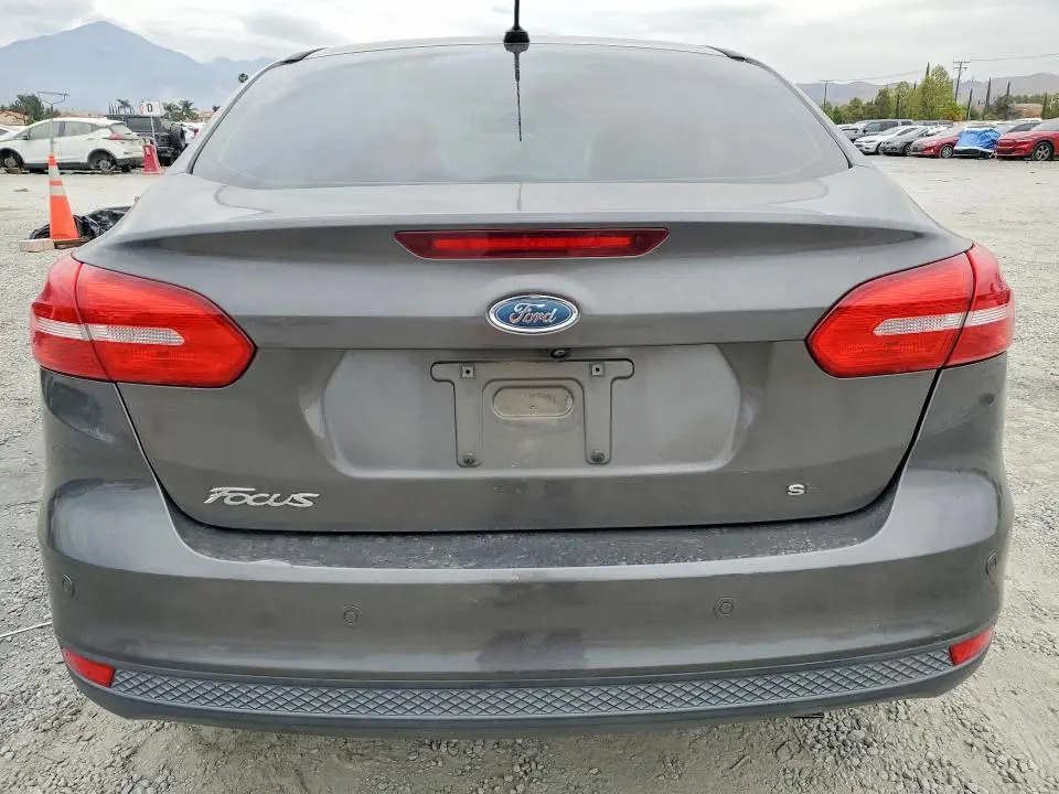 2015 FORD FOCUS SE  