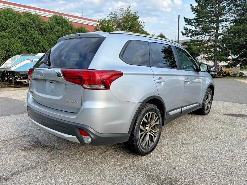 2016 MITSUBISHI OUTLANDER SE  