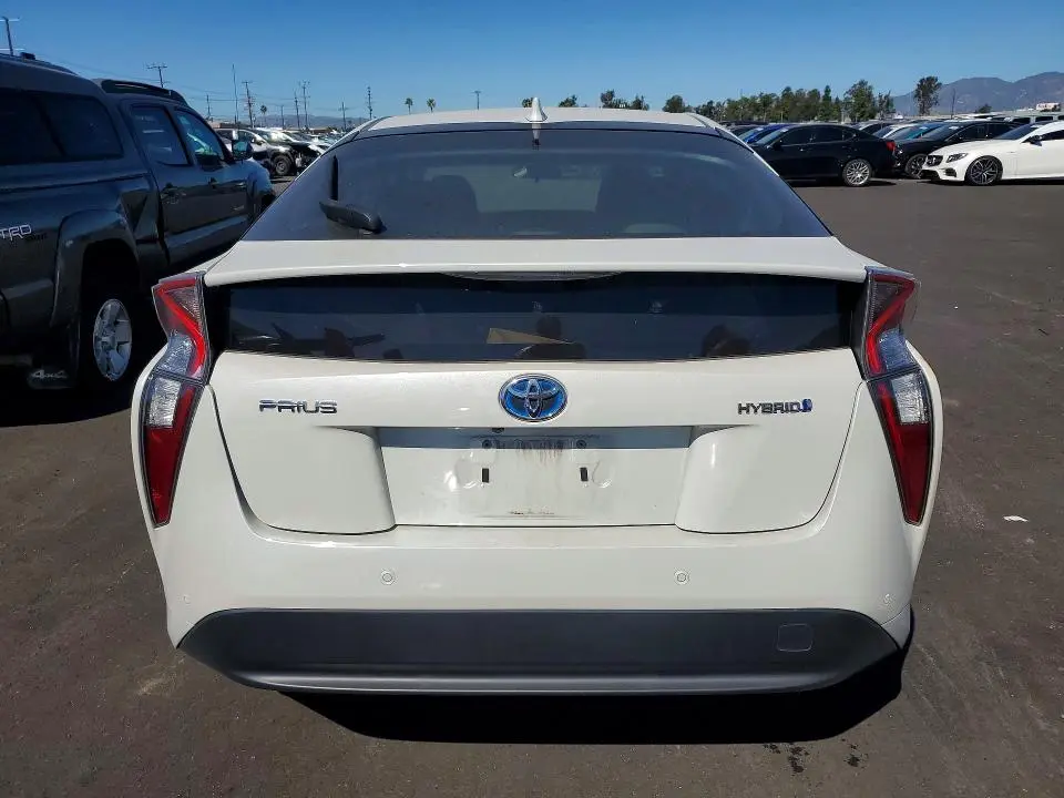 2018 TOYOTA PRIUS THREE  