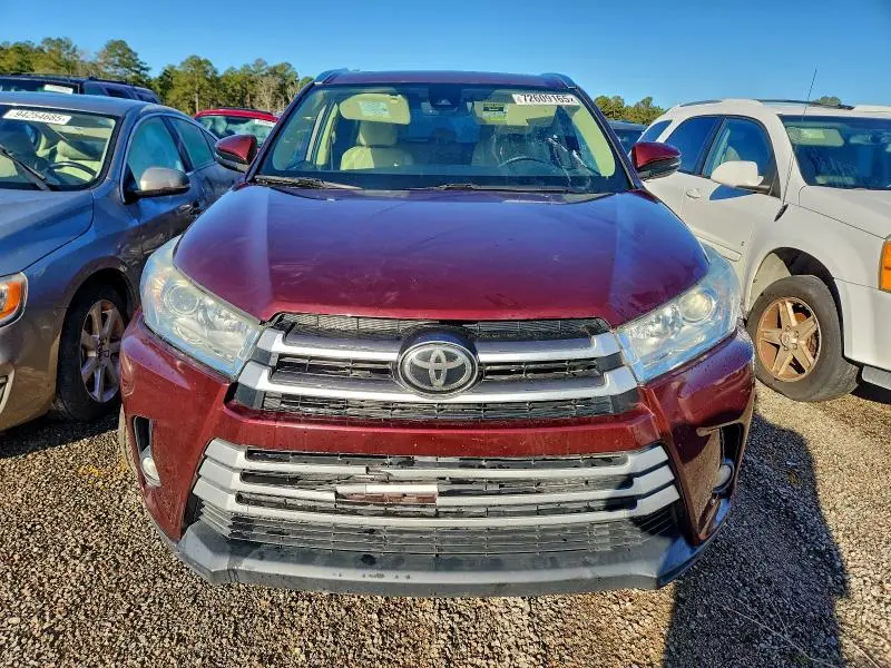 2019 TOYOTA HIGHLANDER SE  