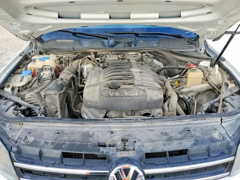 2013 VOLKSWAGEN TOUAREG   