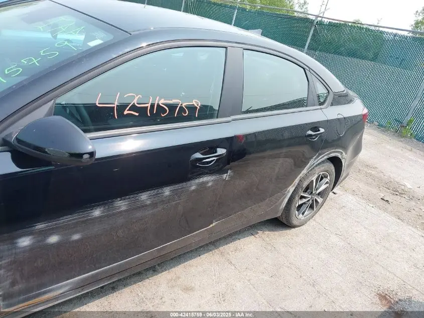 2023 KIA FORTE LXS