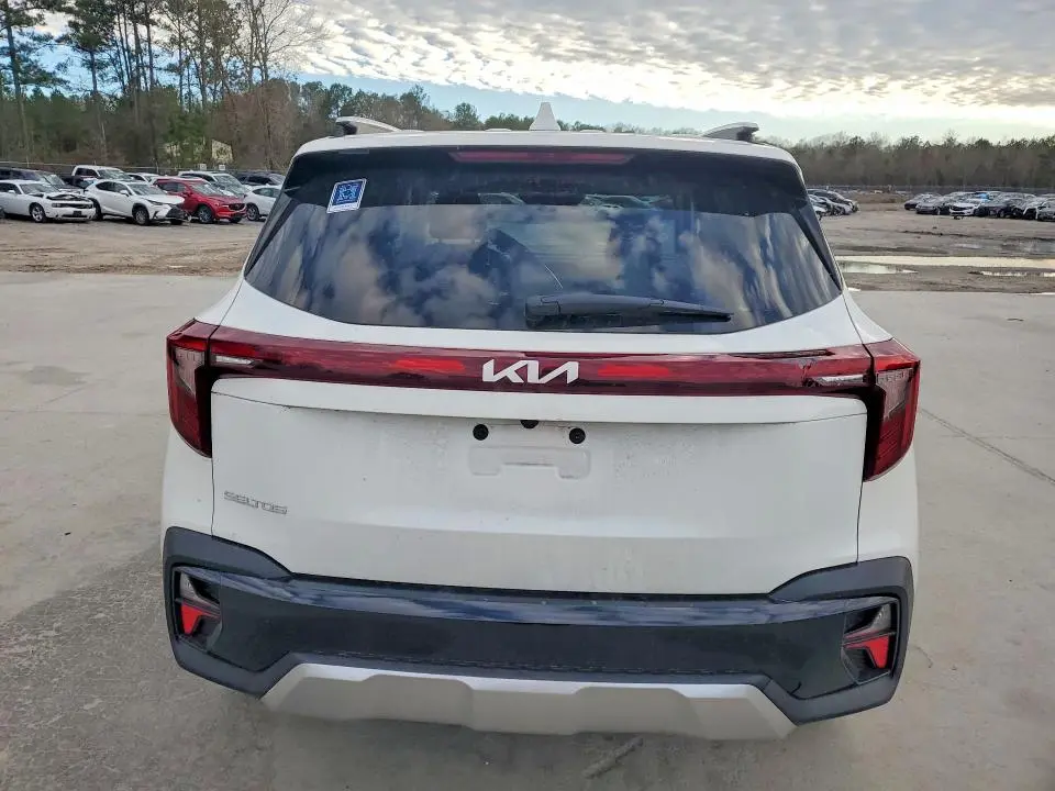 2025 KIA SELTOS S  