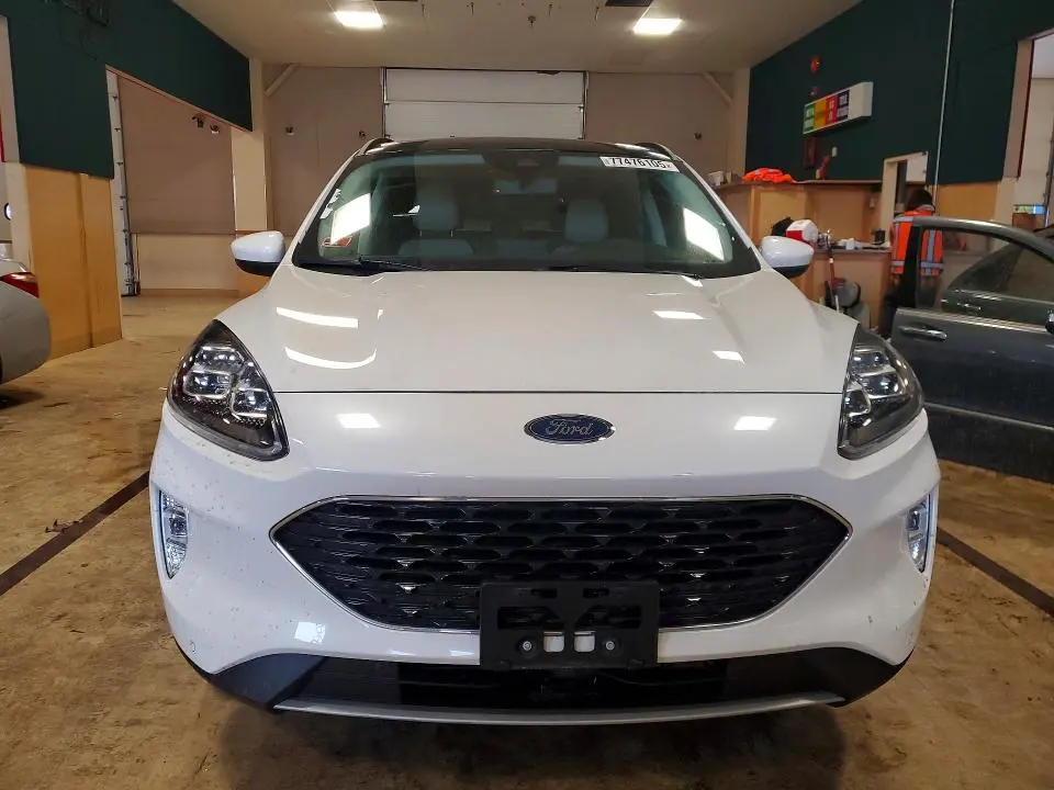 2022 FORD ESCAPE TITANIUM  