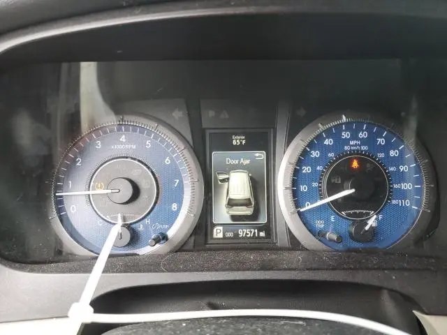 2016 TOYOTA SIENNA XLE