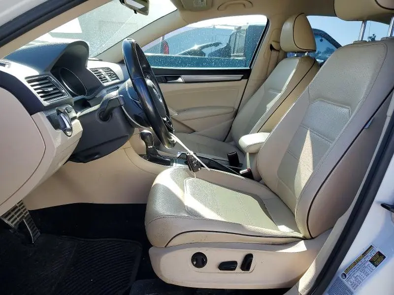 2017 VOLKSWAGEN PASSAT R-LINE  