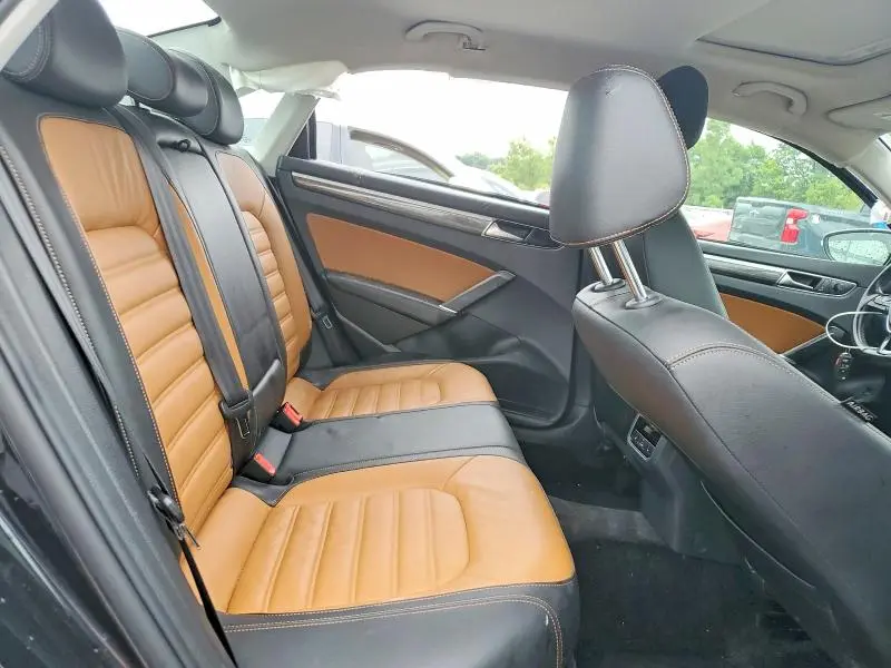 2018 VOLKSWAGEN PASSAT SEL PREMIUM  