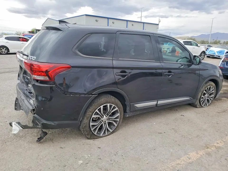 2017 MITSUBISHI OUTLANDER SE  