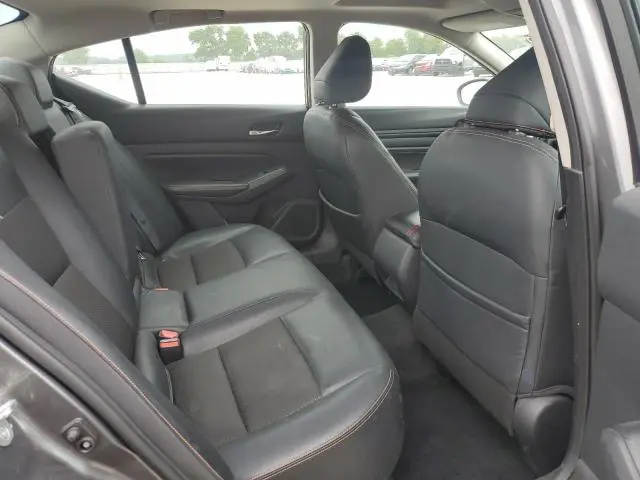 2019 NISSAN ALTIMA SR  