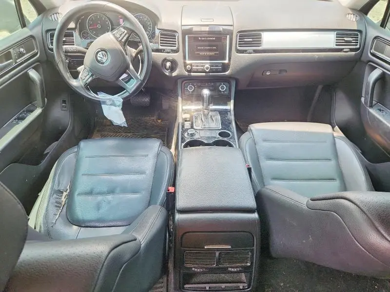 2011 VOLKSWAGEN TOUAREG V6  