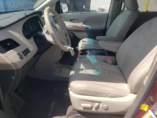 2011 TOYOTA SIENNA XLE  