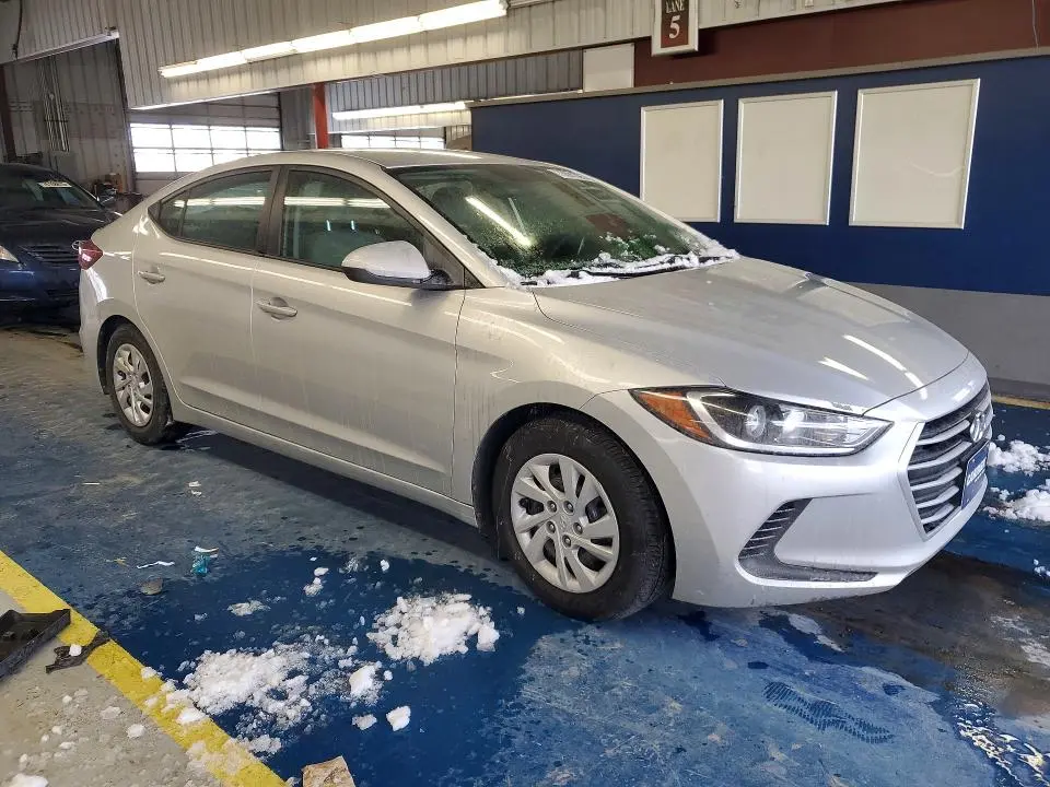 2018 HYUNDAI ELANTRA SE  