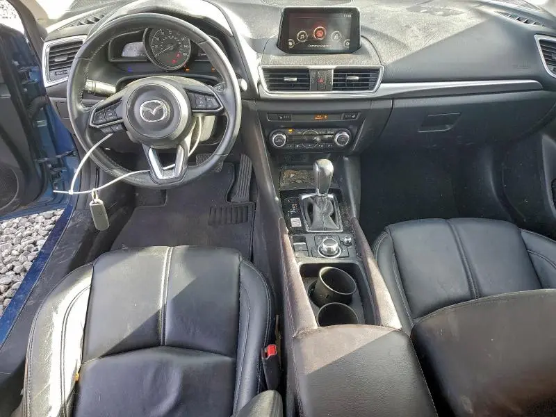 2017 MAZDA 3 TOURING  