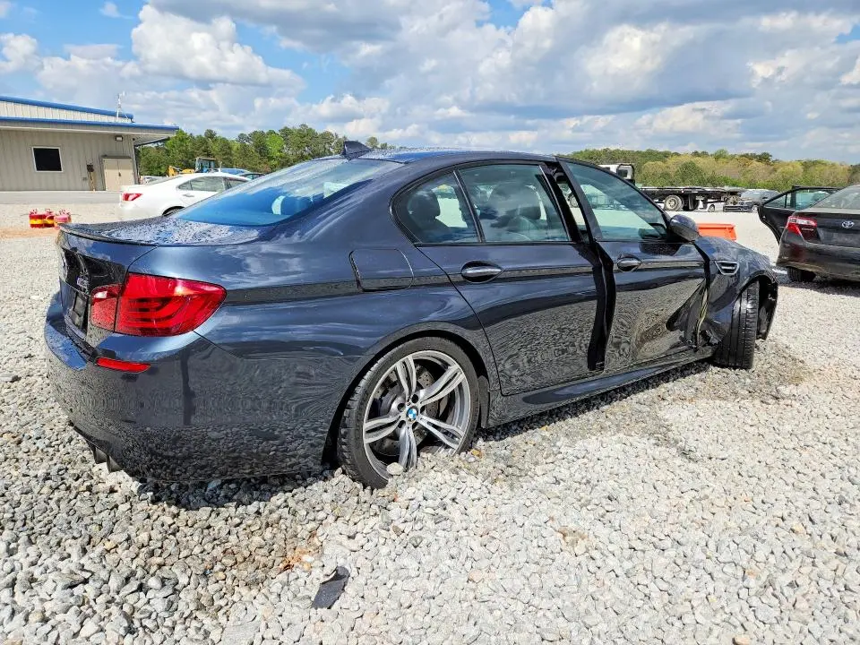 2013 BMW M5   