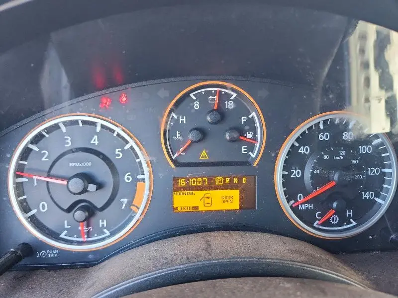 2011 NISSAN ARMADA SV  