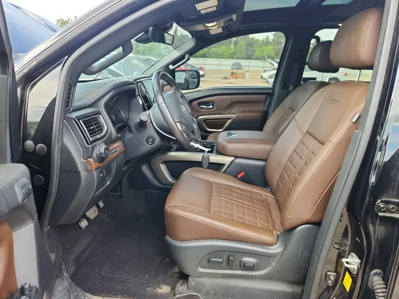 2023 NISSAN TITAN SV  