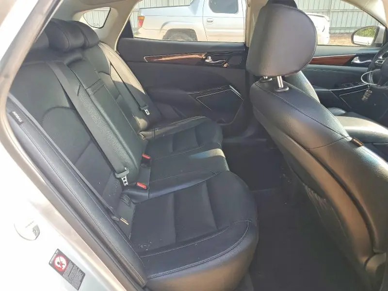 2018 KIA CADENZA PREMIUM  
