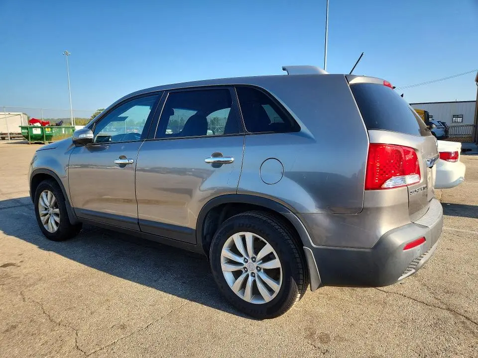 2011 KIA SORENTO LX  