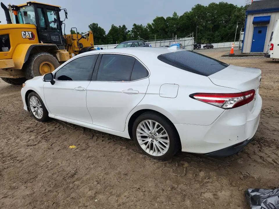 2019 TOYOTA CAMRY XLE  