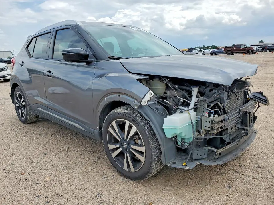 2020 NISSAN KICKS SR  