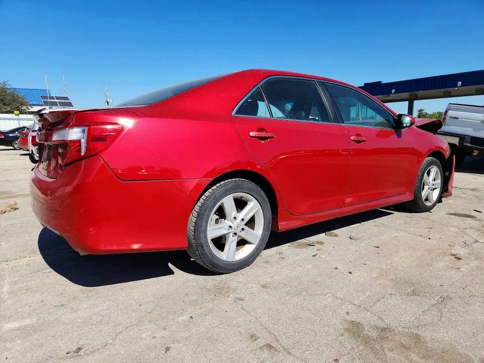 2013 TOYOTA CAMRY SE  