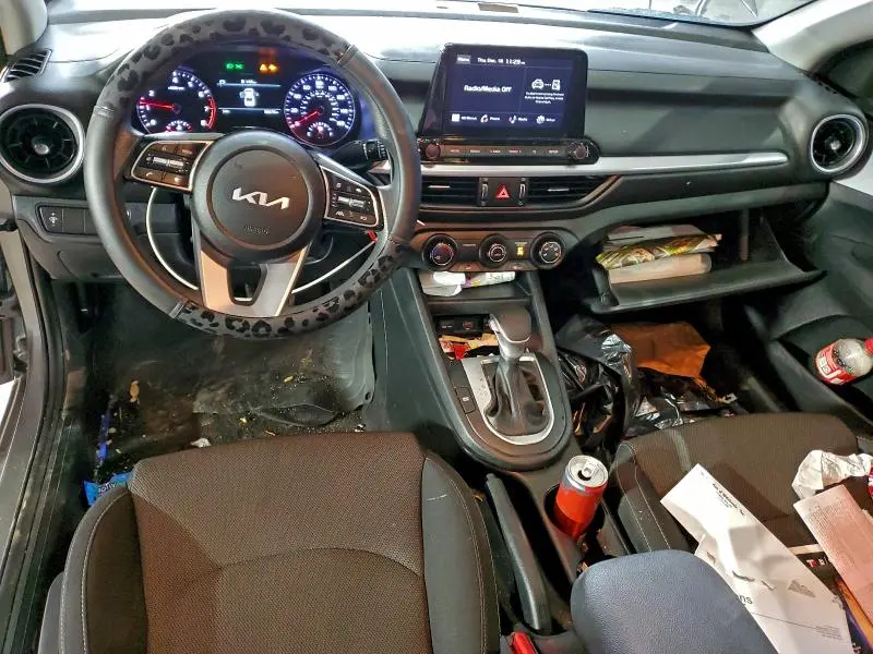 2023 KIA FORTE LX  
