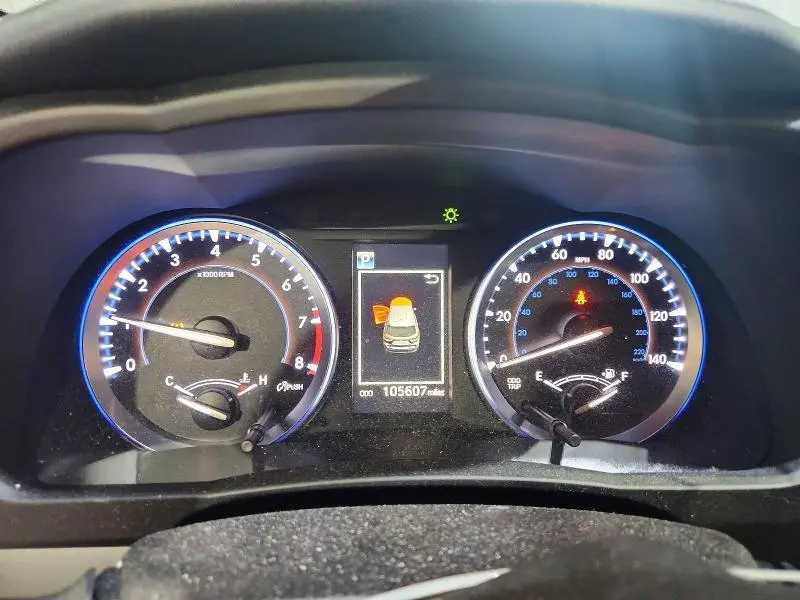 2018 TOYOTA HIGHLANDER SE  