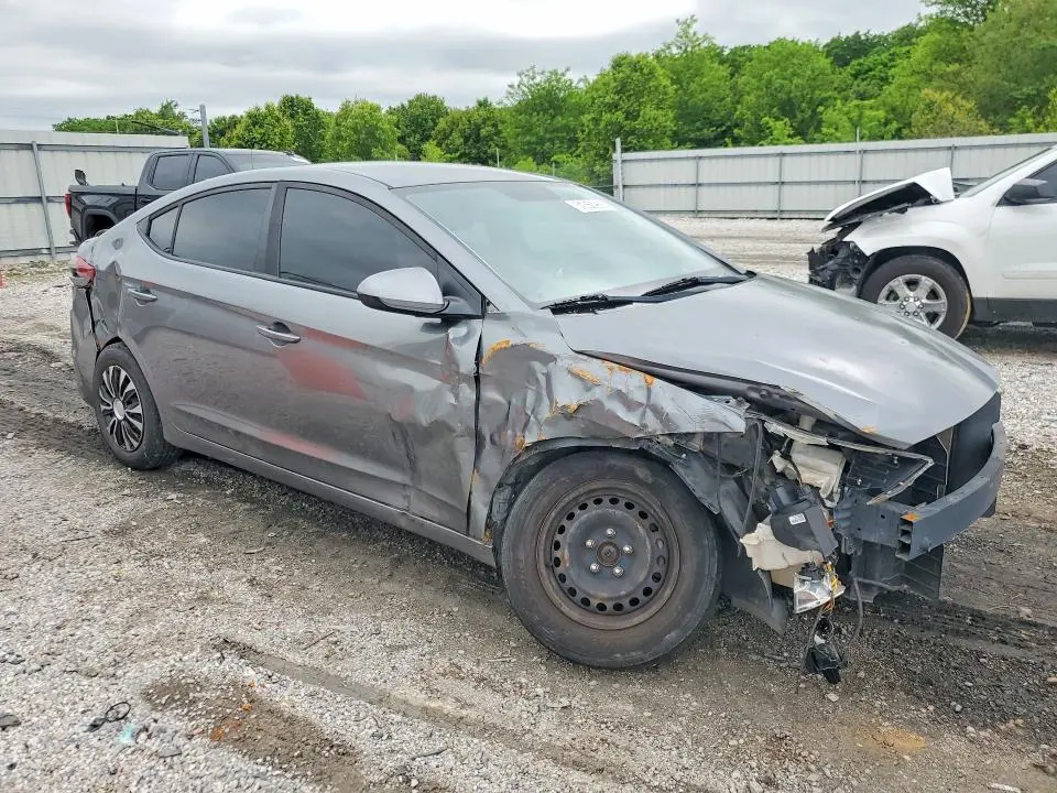 2018 HYUNDAI ELANTRA SE  