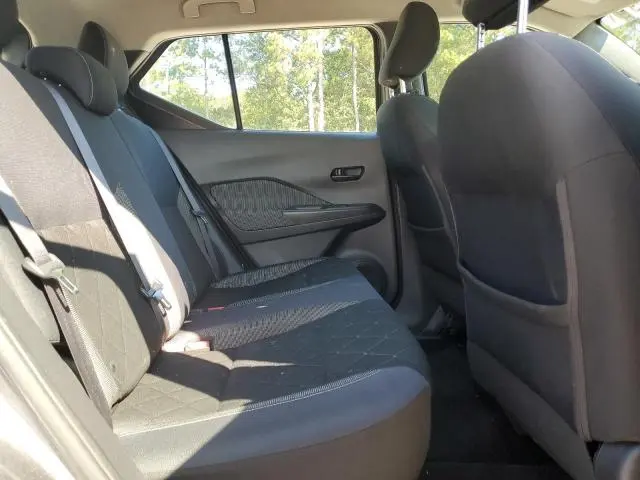2019 NISSAN KICKS S  