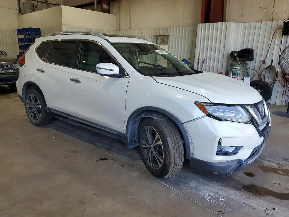 2017 NISSAN ROGUE SL  