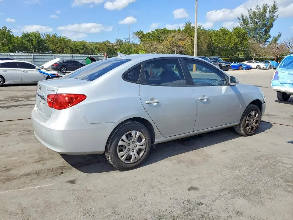 2010 HYUNDAI ELANTRA GLS  