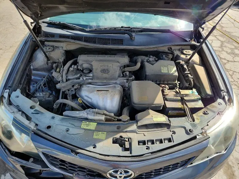 2014 TOYOTA CAMRY SE  