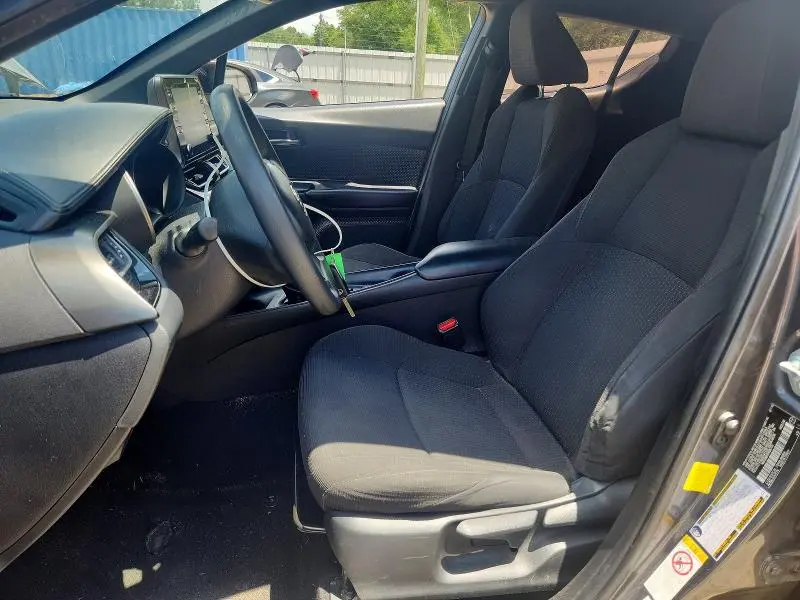 2019 TOYOTA C-HR LE  