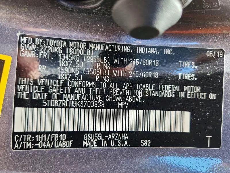 2019 TOYOTA HIGHLANDER LE  