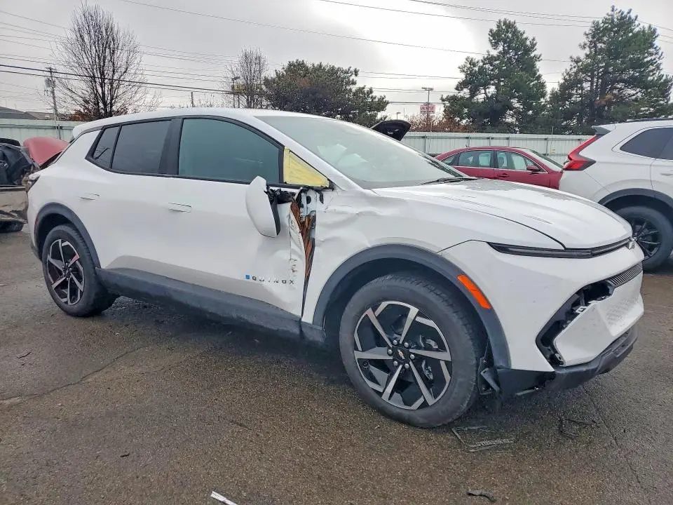 2025 CHEVROLET EQUINOX LT  