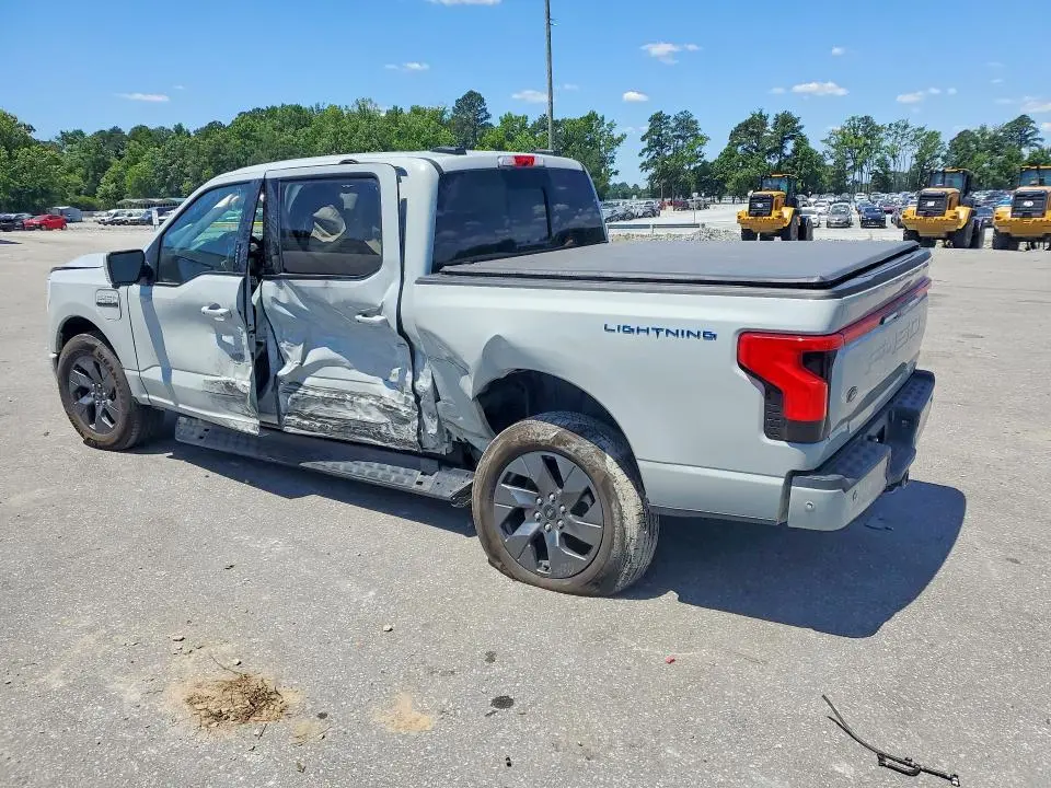 2023 FORD F150 LIGHTNING PRO  