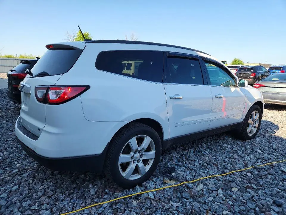 2017 CHEVROLET TRAVERSE LT  