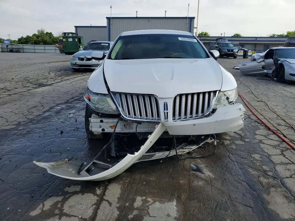 2011 LINCOLN MKS   